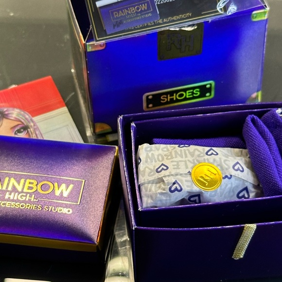 Rainbow High Mini Accessories Studio Violet Willow Crystal High Heels Doll Shoes - Picture 5 of 10